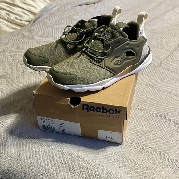 Reebok Shoes - WMNS Reebok Furylite